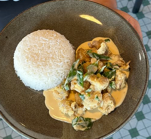 http://www.explorebrunei.gov.bn/Restaurant%20Picture/Lot%2033%20Restaurant.png